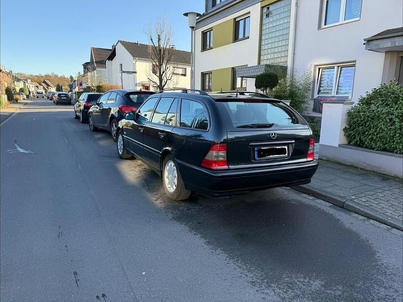 Gebraucht Mercedes C240 170 PS (125 kW) 1998 Schwarz Kombi