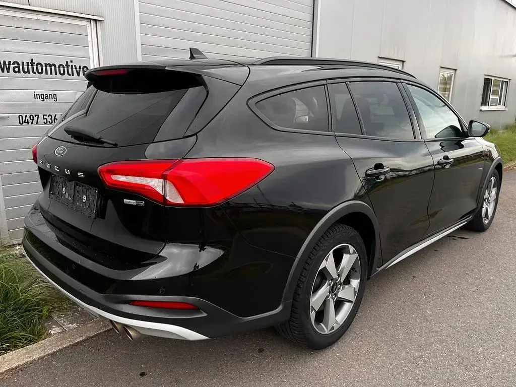 Gebraucht Ford Focus Active 125 PS (91 kW) 2020 Schwarz Limousine