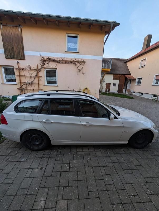 Gebraucht BMW 320 170 PS (125 kW) 2008 Weiß Kombi