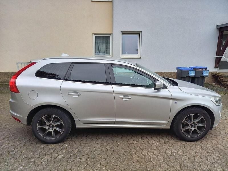 Gebraucht Volvo XC60 Ocean Race 150 PS (110 kW) 2016 Silber SUV