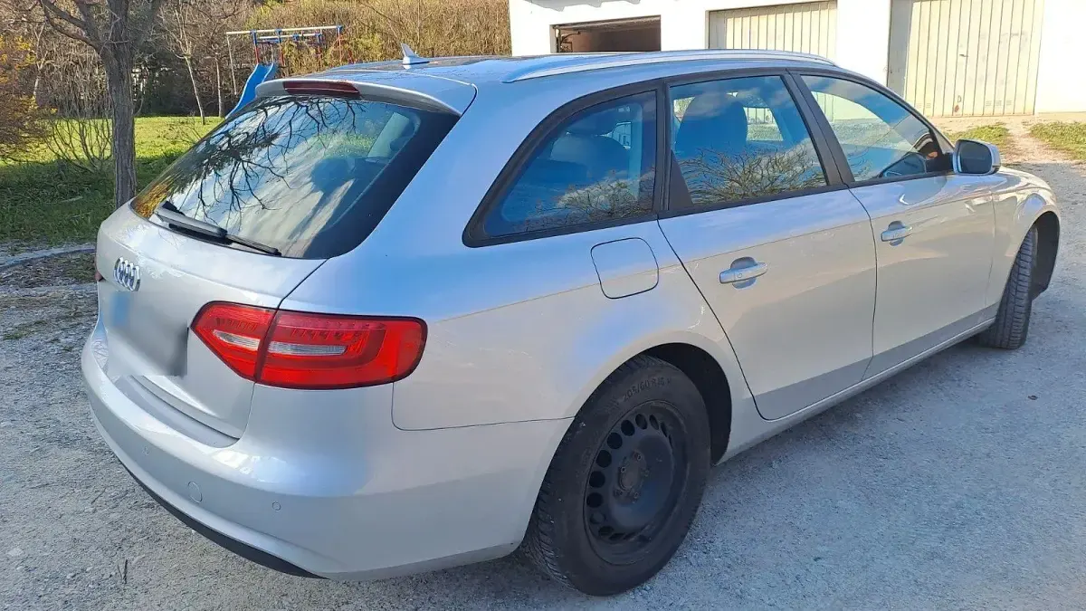 Używany Audi A4 Ambition 150 KM (110 kW) 2013 Srebrny Kombi