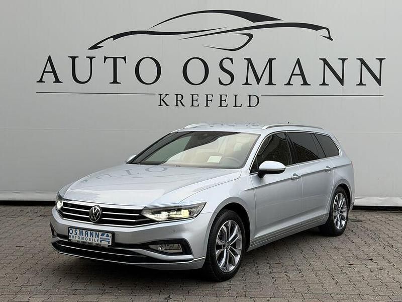 Silber Gebraucht 2022 VW Passat Elegance Kombi | 19.950 € (Teuer) - Bild 1/4