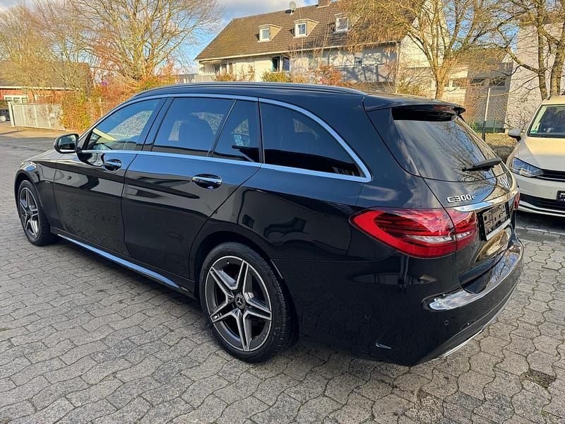Gebraucht Mercedes C300e AMG 211 PS (155 kW) 2020 Schwarz Kombi