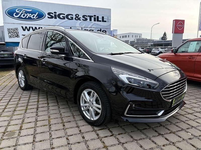 Gebraucht Ford S-MAX Titanium 190 PS (139 kW) 2022 Obsidianschwarz metallic Van / Kleinbus