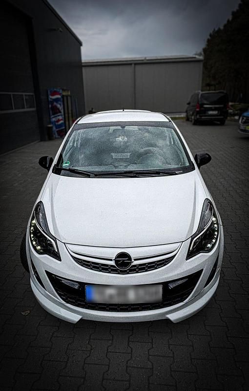 Gebraucht Opel Corsa 75 PS (55 kW) 2012 Weiß Kleinwagen