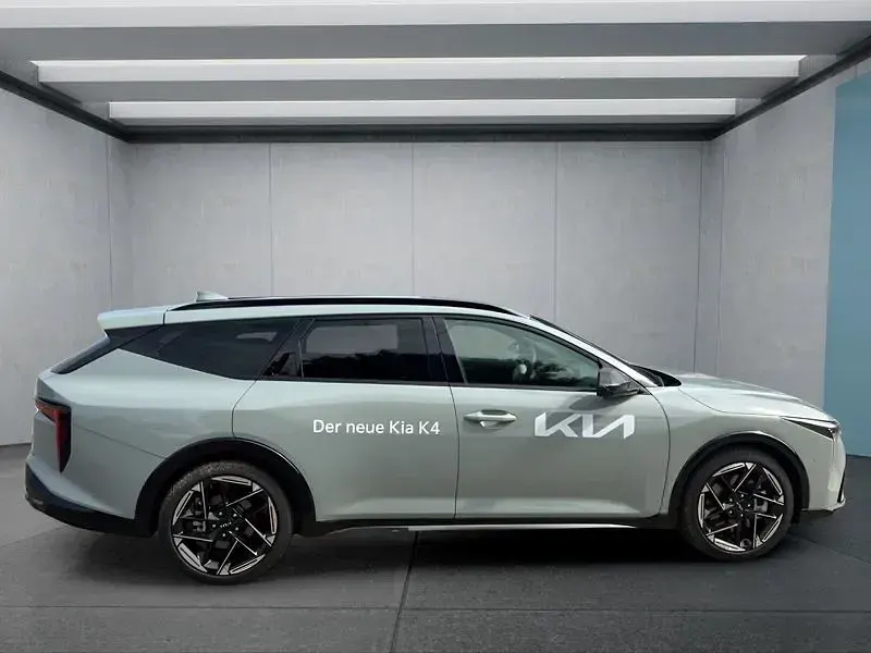 Neu Kia K4 179 PS (131 kW) 2026 Grau Kombi