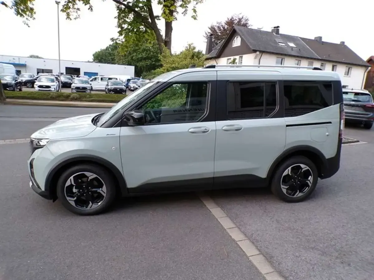 Neu Ford Tourneo Courier Active 125 PS (91 kW) 2026 Grau Van / Kleinbus