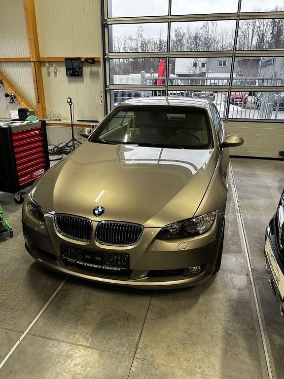 Gebraucht BMW 335 Cabriolet 306 PS (225 kW) 2008 Gold Cabrio