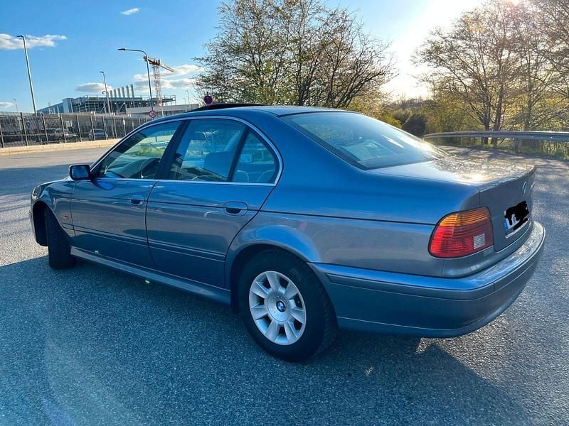 Gebraucht BMW 520 170 PS (125 kW) 2002 Blau Limousine