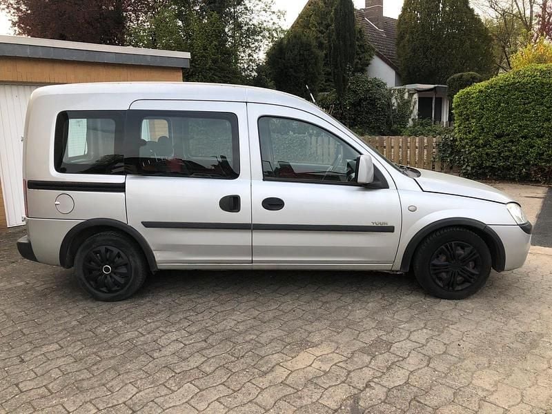 Second-hand Opel Combo 87 CP (63 kW) 2002 Gri Monovolum