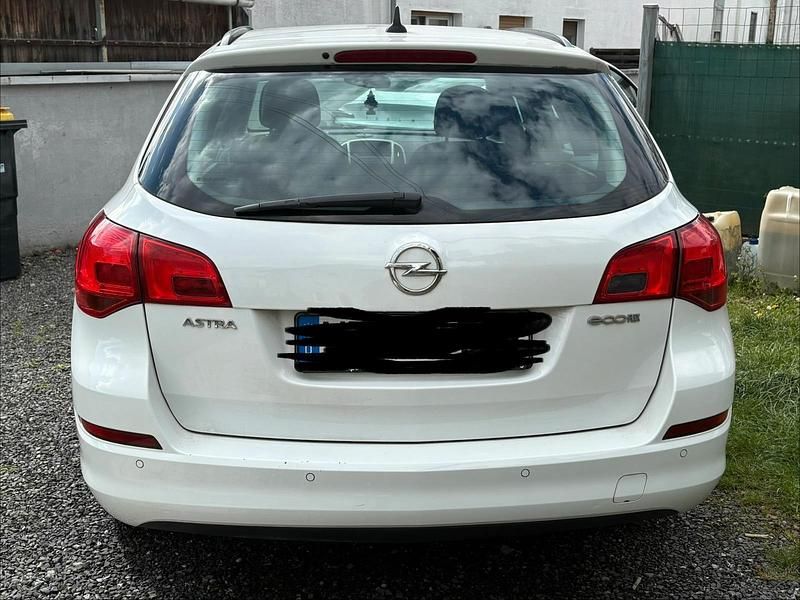Gebraucht Opel Astra Sport 110 PS (80 kW) 2012 Weiß Kombi