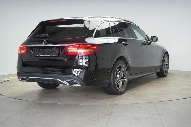 Gebraucht Mercedes C300e AMG 194 PS (142 kW) 2019 Schwarz Limousine
