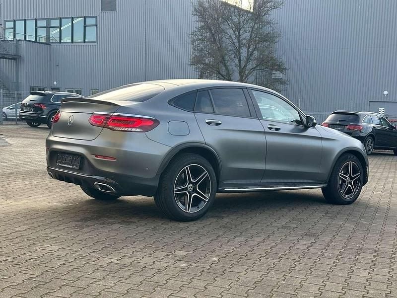 Gebraucht Mercedes GLC400d AMG line 330 PS (242 kW) 2022 Designo magno grau Coupé