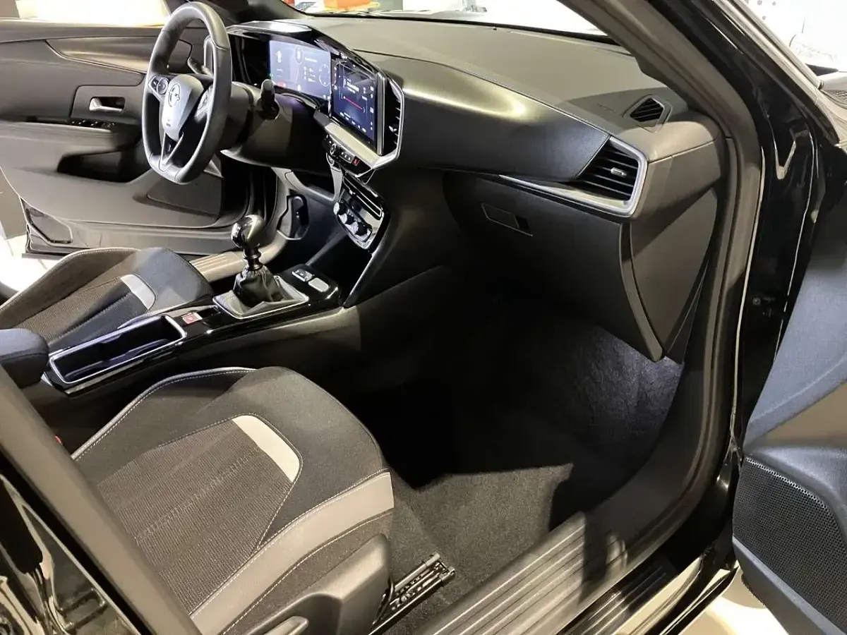Gebraucht Opel Mokka 136 PS (100 kW) 2024 Schwarz SUV