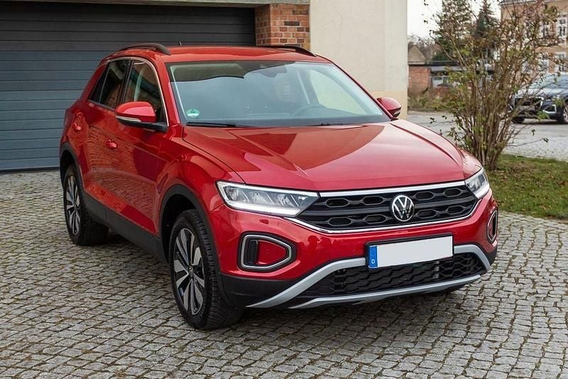 Rot Gebraucht 2024 VW T-Roc Move SUV | 25.499 € (Superpreis) - Bild 1/4