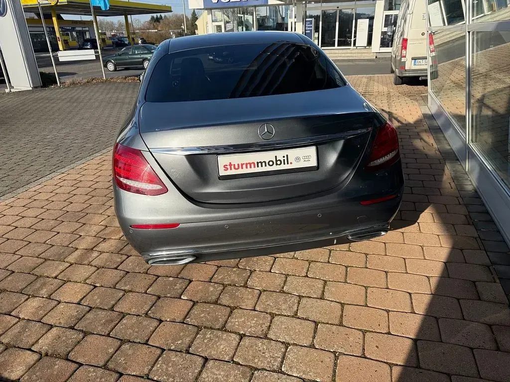 Gebraucht Mercedes E400 Avantgarde 340 PS (250 kW) 2018 Selenitgrau Limousine