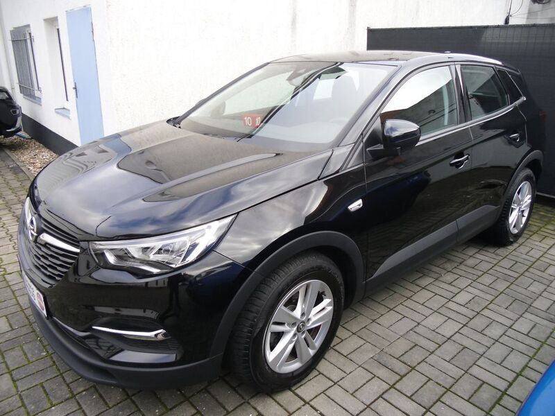Diamant schwarz/karbon schwarz Gebraucht 2021 Opel Grandland X Edition SUV | 17.790 € (Superpreis) - Bild 1/4