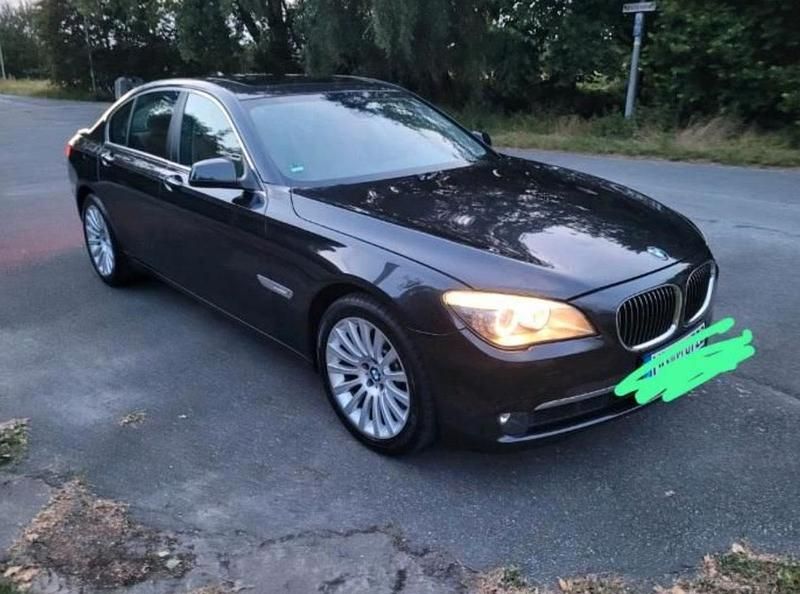 Gebraucht BMW 740 326 PS (239 kW) 2009 Schwarz Limousine