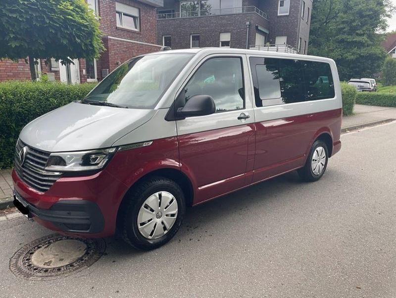 Usado VW Multivan 150 HP (110 kW) 2021 Vermelho Monovolume
