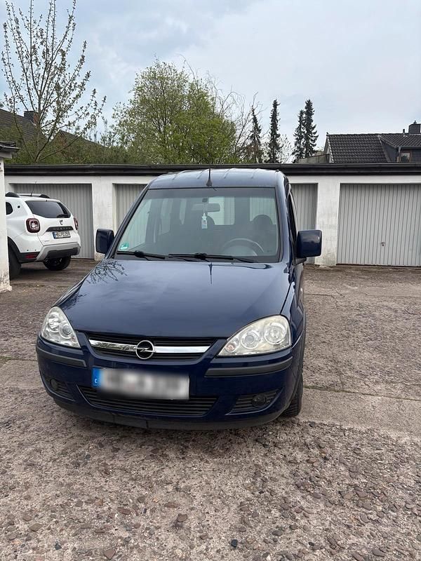 Używany Opel Combo 90 KM (66 kW) 2011 Niebieski Minivan