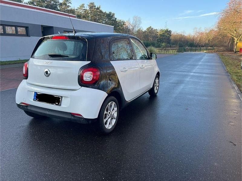 Gebraucht Smart ForFour Passion 90 PS (66 kW) 2015 Weiß Kleinwagen