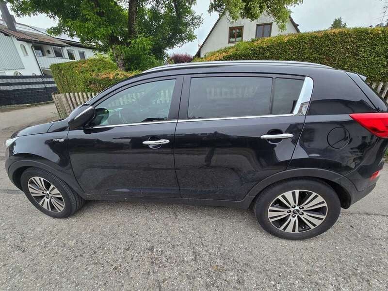 Schwarz Gebraucht 2015 Kia Sportage Platinum Edition SUV | 12.500 € (Superpreis) - Bild 1/4