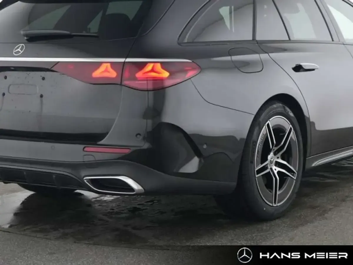 Gebraucht Mercedes E220 AMG 197 PS (144 kW) 2025 Lack obsidianschwarz Kombi