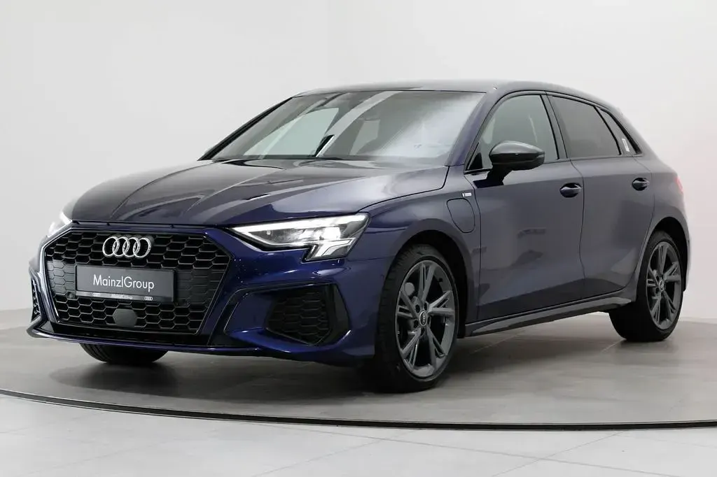 Gebraucht Audi A3 S-Line 204 PS (150 kW) 2023 Navarrablau metallic (metallic) Limousine