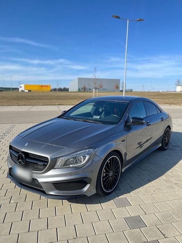 Grau Gebraucht 2014 Mercedes CLA45 AMG AMG Coupé | 19.500 € (Etwas zu teuer) - Bild 1/4