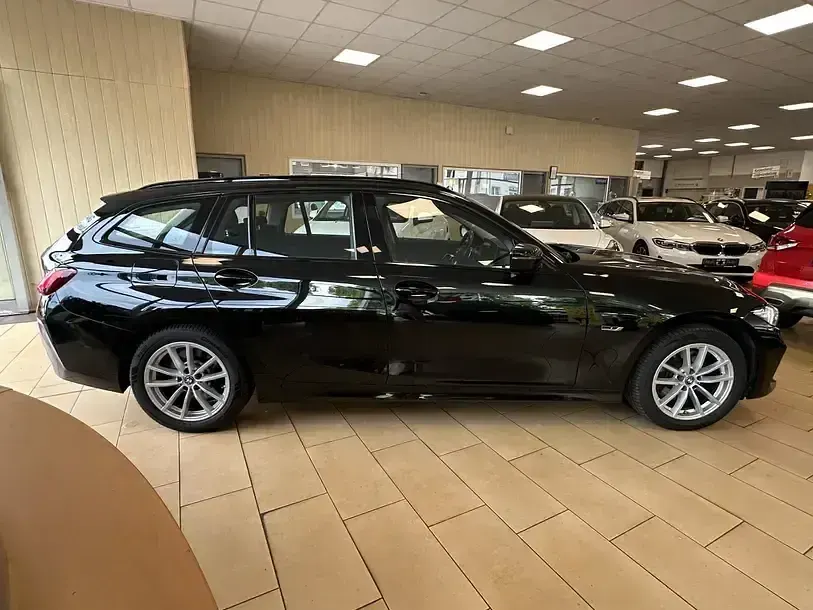 Gebraucht BMW 330 Shadowline 292 PS (214 kW) 2022 Schwarz Kombi