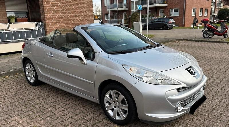 Silber Gebraucht 2009 Peugeot 207 CC Sport Cabrio | 3.450 € (Fairer Preis) - Bild 1/4