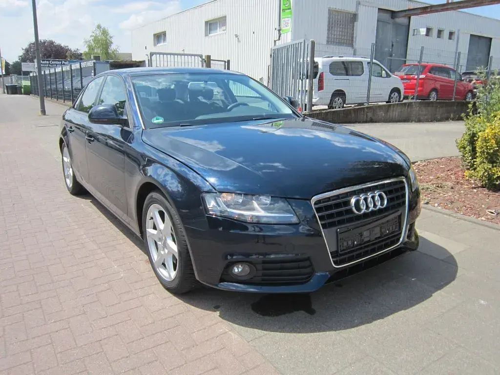 Gebraucht Audi A4 Ambiente 190 PS (139 kW) 2008 Blau Limousine