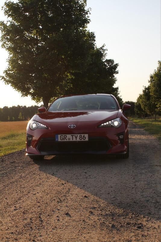 Rot Gebraucht 2017 Toyota GT86 GT Coupé | 32.490 € - Bild 1/4