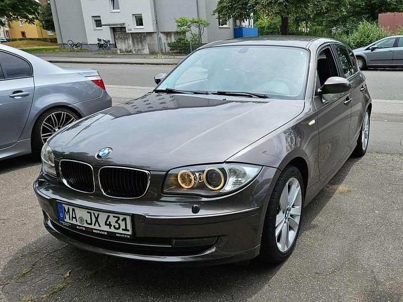 Gebraucht BMW 118 143 PS (105 kW) 2009 Grau Kleinwagen