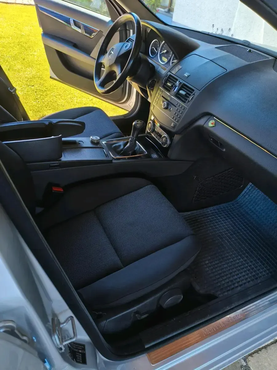 Gebraucht Mercedes C180 156 PS (114 kW) 2007 Silber Limousine
