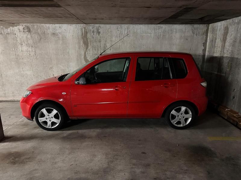 Rot Gebraucht 2006 Mazda 2 Active Kleinwagen | 1.500 € (Fairer Preis) - Bild 1/4