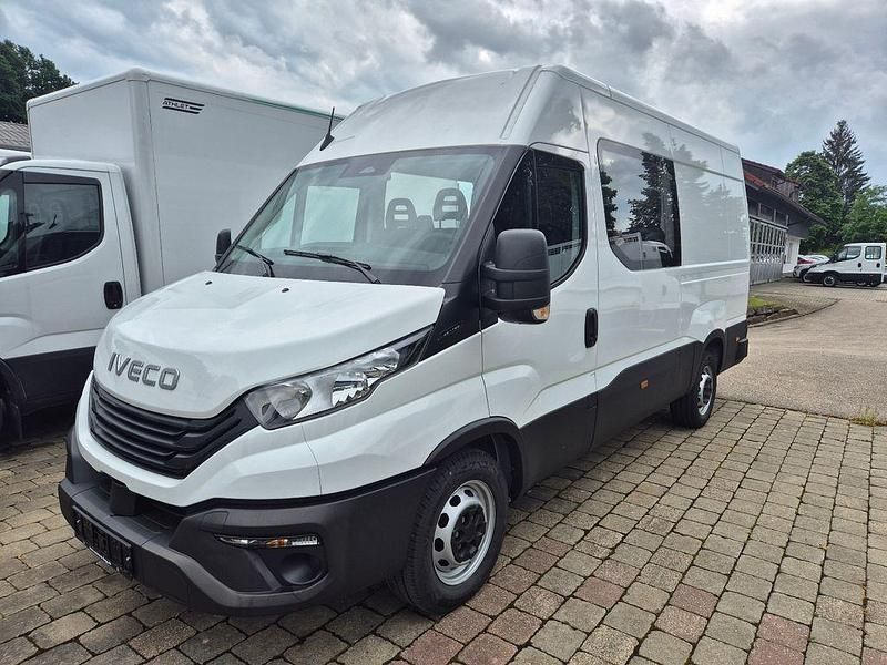 Weiß Neu 2025 Iveco Daily Limousine | 43.435 € (Fairer Preis) - Bild 1/4