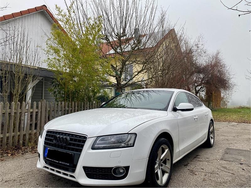 Weiß Gebraucht 2010 Audi A5 Sportback Kleinwagen | 7.200 € (Guter Preis) - Bild 1/4