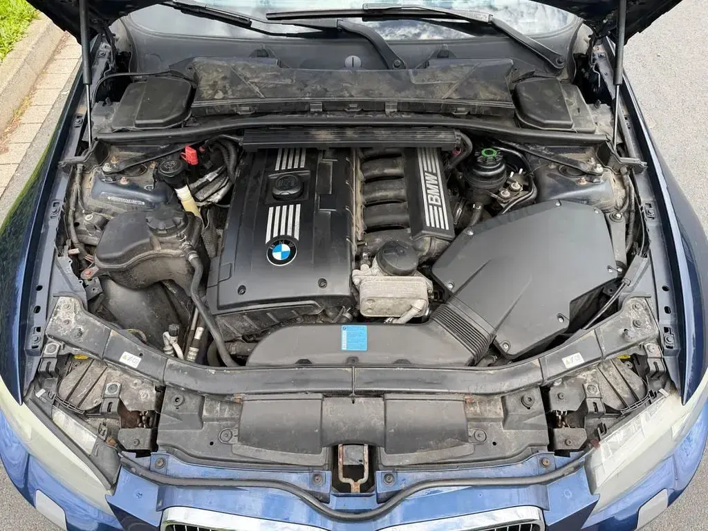 Gebraucht BMW 325 218 PS (160 kW) 2010 Blau Coupé