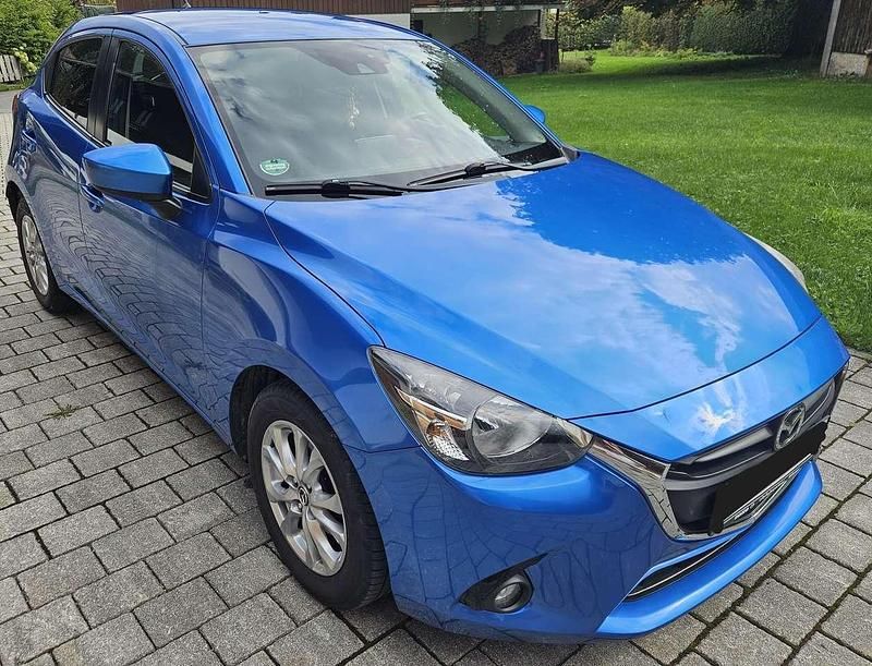 Blau Gebraucht 2015 Mazda 2 Exclusive-Line Limousine | 5.100 € (Fairer Preis) - Bild 1/4