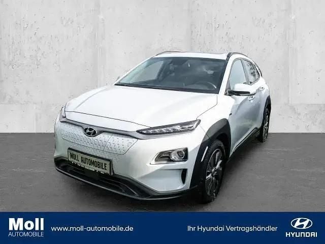 Gebraucht Hyundai Kona Style 150 kW (204 PS) 2021 Weiß SUV