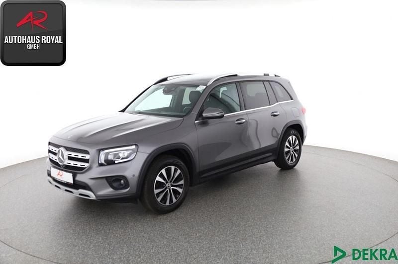 Grau (metallic) Gebraucht 2022 Mercedes GLB220 Style SUV | 36.840 € (Fairer Preis) - Bild 1/4