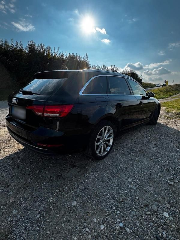Gebraucht Audi A4 Sport 190 PS (139 kW) 2016 Schwarz Kombi