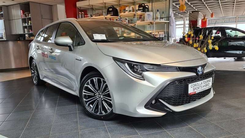 Shimmering silver Gebraucht 2023 Toyota Corolla Hybrid Team Kombi | 27.750 € (Fairer Preis) - Bild 1/4