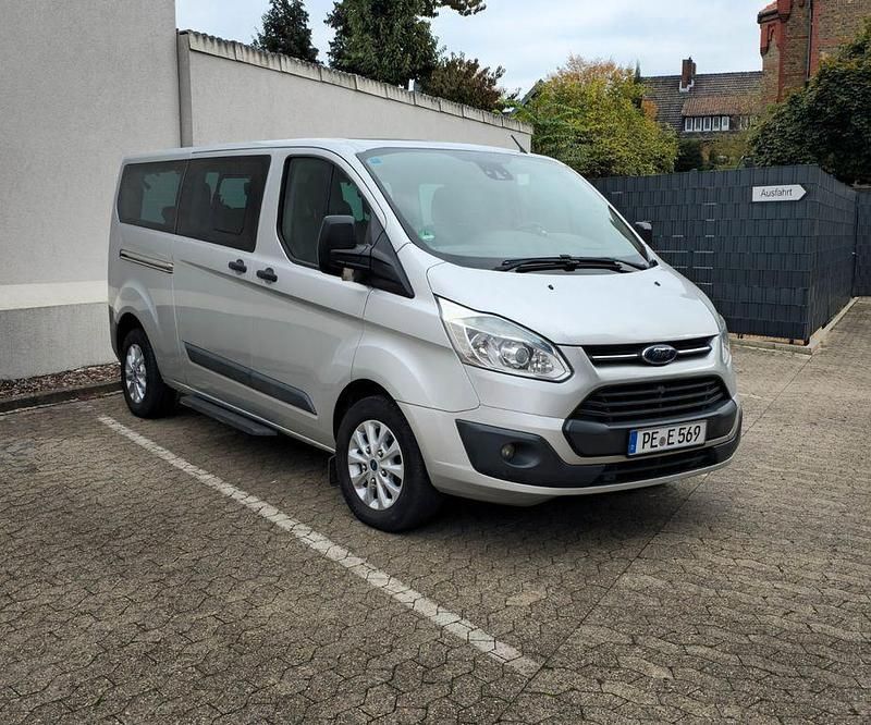 Grau Gebraucht 2014 Ford Tourneo Custom Van | 19.950 € (Teuer) - Bild 1/4