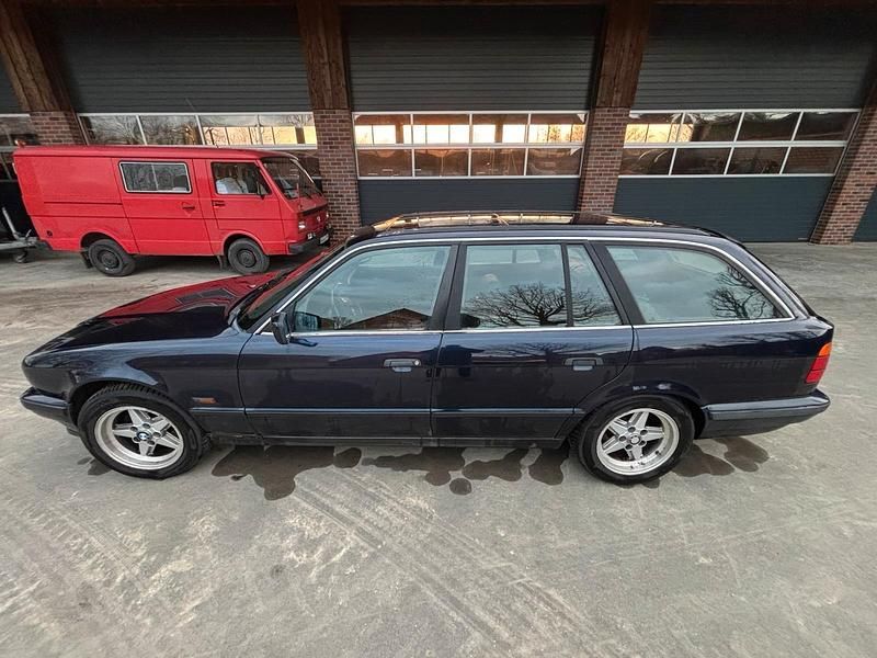 Second-hand BMW 520 150 CP (110 kW) 1995 Albastru Break