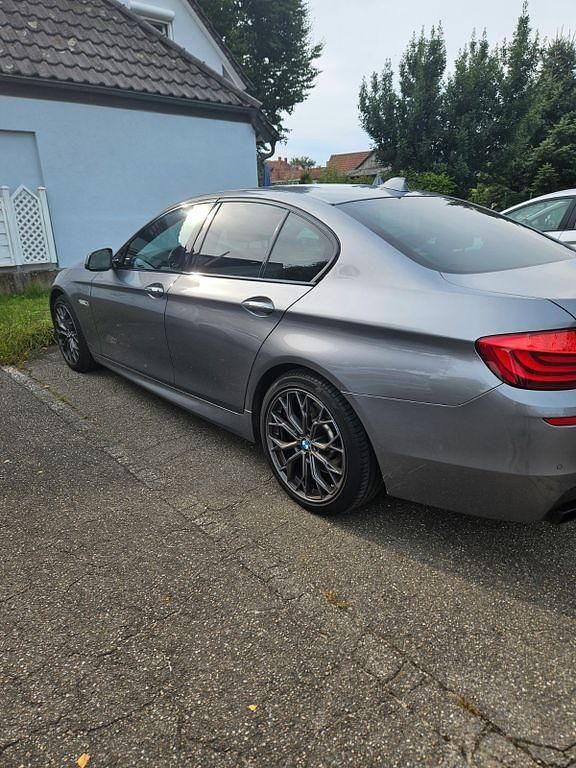 Gebraucht BMW 550 408 PS (300 kW) 2012 Grau Limousine