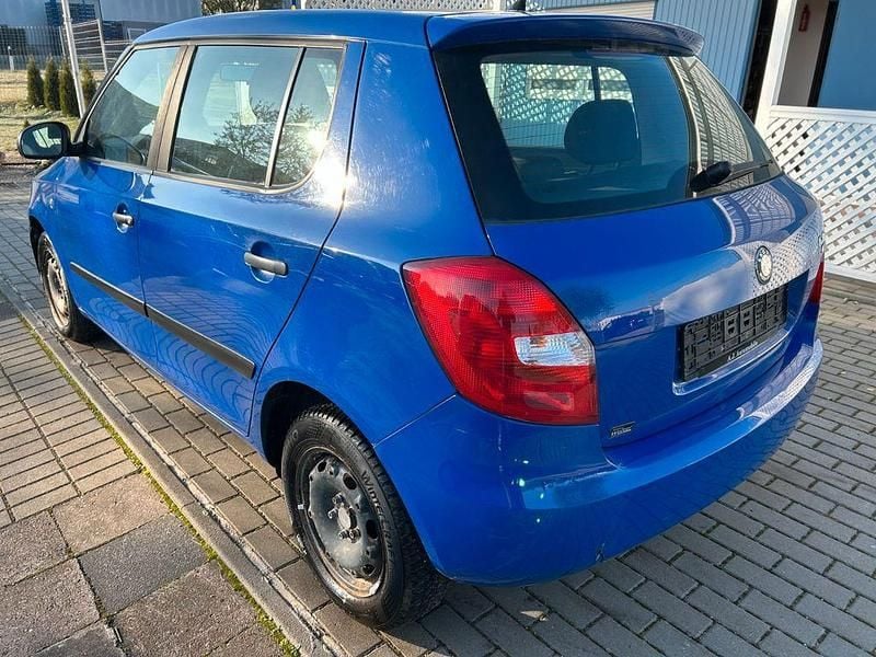 Gebraucht Skoda Fabia 60 PS (44 kW) 2009 Blau Limousine
