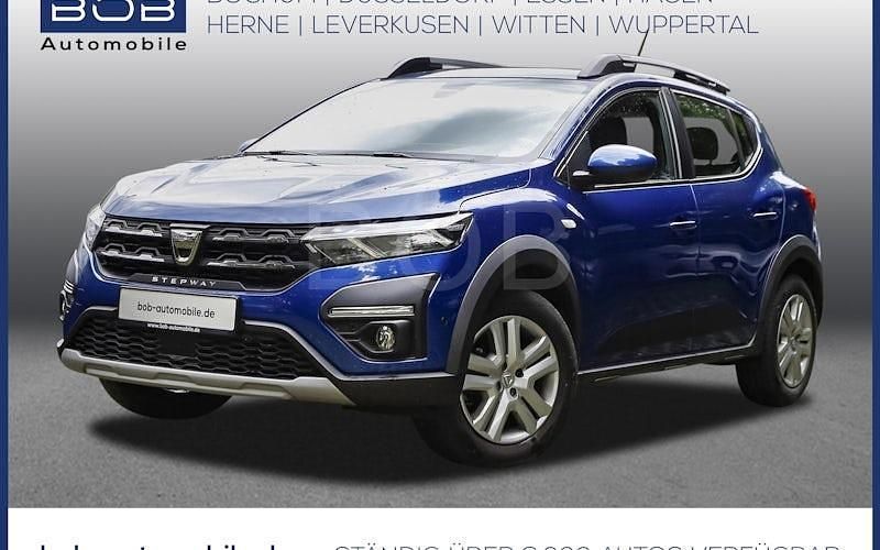 Ironblau metallic Gebraucht 2023 Dacia Sandero Stepway Kleinwagen | 15.777 € (Guter Preis) - Bild 1/4