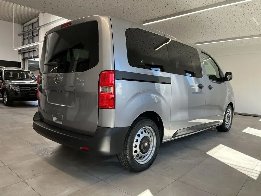 Neu Opel Vivaro-e Combi 179 PS (131 kW) 2026 Grau Van / Kleinbus